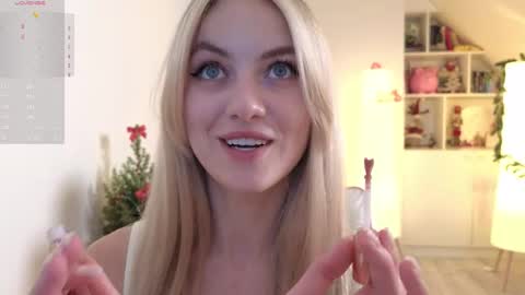 Snapshot of brilliantvictoria chatting on December 22, 12:05 pm Vi. online show from December 22, 12:05 pm