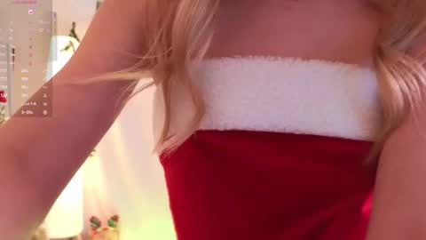 Snapshot of brilliantvictoria chatting on December 23, 2:07 pm Vi. online show from December 23, 2:07 pm