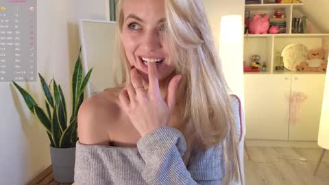 Snapshot of brilliantvictoria chatting on January 19, 3:32 pm Vi. online show from January 19, 3:32 pm