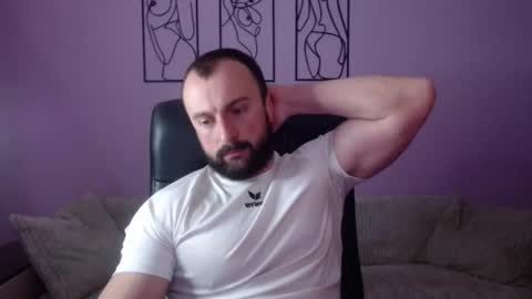 brindlefly69 online show from April 16, 10:49 am