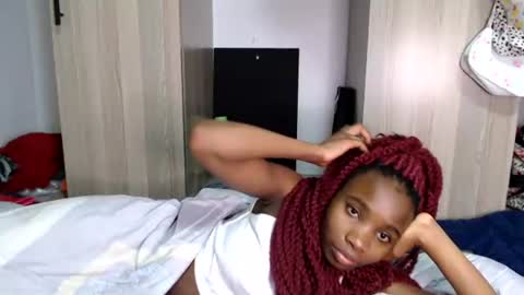 Snapshot of brinley_ chatting on August 2, 6:01 am Brinley online show from August 2, 6:01 am