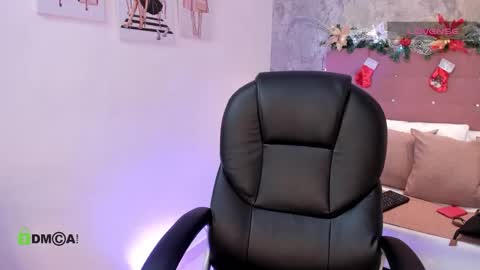 Brithany online show from November 30, 8:02 pm