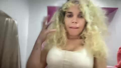 brithneysquirt online show from November 17, 2:28 am