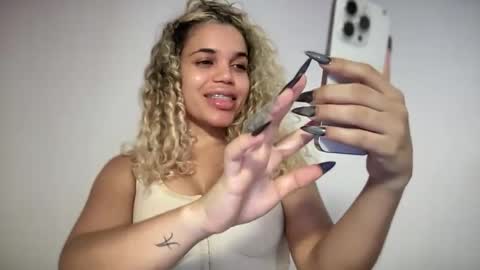 brithneysquirt online show from December 3, 6:32 am