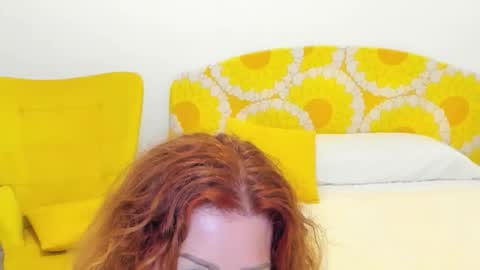 Snapshot of britishmilfpenelope chatting on October 12, 7:46 pm Penelope online show from October 12, 7:46 pm