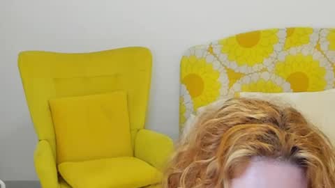 Snapshot of britishmilfpenelope chatting on May 17, 3:15 am Penelope online show from May 17, 3:15 am