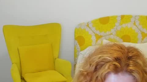 Snapshot of britishmilfpenelope chatting on June 9, 3:07 am Penelope online show from June 9, 3:07 am