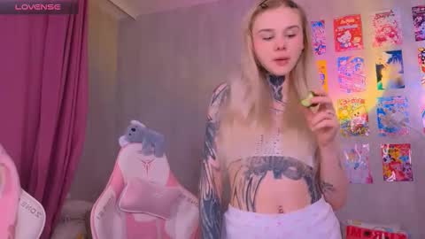 Britney online show from February 26, 7:24 pm