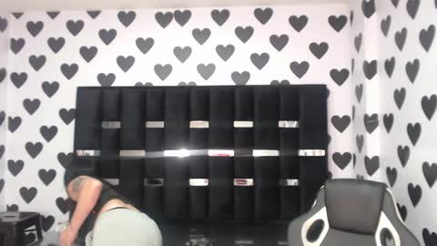 Snapshot of britney_sub chatting on January 8, 9:53 am Britney online show from January 8, 9:53 am