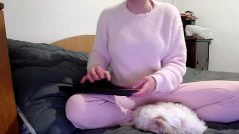 Snapshot of britneydivine chatting on February 1, 10:14 am Britney online show from February 1, 10:14 am