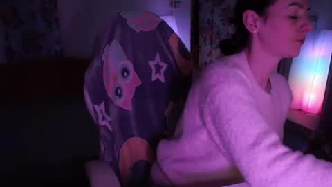 Snapshot of britneydivine chatting on March 2, 2:58 am Britney online show from March 2, 2:58 am