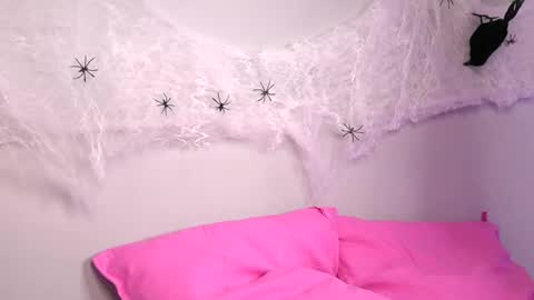 britneyhudson online show from October 31, 5:19 am