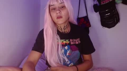 Snapshot of brittany_bubbles chatting on October 7, 3:04 am maru miaw Please help me to reach 100 thumbs up online show from October 7, 3:04 am