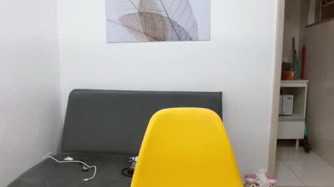 Snapshot of brittany_bubbles chatting on October 30, 2:35 am maru miaw Please help me to reach 100 thumbs up online show from October 30, 2:35 am