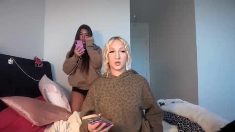 brookepatterson online show from November 19, 9:59 pm