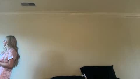 brookepatterson online show from December 1, 5:40 pm