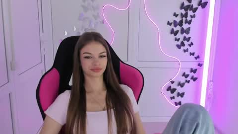 Snapshot of brooklunglow_ chatting on July 3, 6:53 am Vlada online show from July 3, 6:53 am