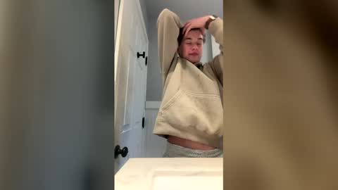 brookly185001 online show from April 20, 9:16 pm