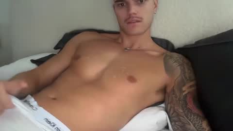 Snapshot of brooklyntay chatting on February 5, 10:36 pm BrooklynTay online show from February 5, 10:36 pm