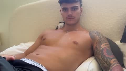 Snapshot of brooklyntay chatting on February 7, 12:03 am BrooklynTay online show from February 7, 12:03 am