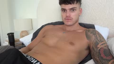 Snapshot of brooklyntay chatting on February 20, 4:09 am BrooklynTay online show from February 20, 4:09 am