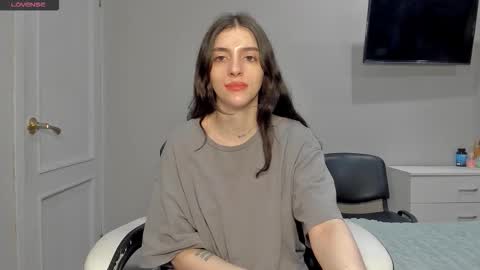 broosnica1 online show from December 18, 7:47 am