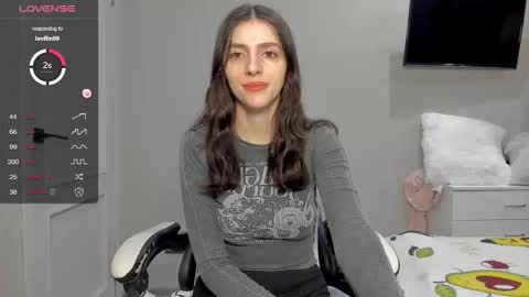 Snapshot of broosnica1 chatting on February 8, 9:23 am broosnica1 online show from February 8, 9:23 am