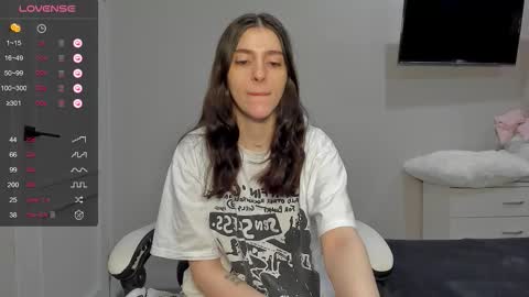 Snapshot of broosnica1 chatting on February 24, 8:01 am broosnica1 online show from February 24, 8:01 am