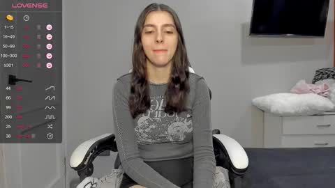 Snapshot of broosnica1 chatting on February 25, 8:35 am broosnica1 online show from February 25, 8:35 am