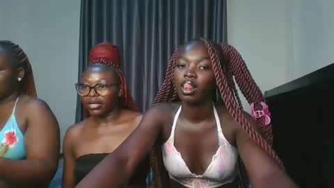 Snapshot of brown_sugar4 chatting on December 4, 9:07 am brown_sugar4 online show from December 4, 9:07 am