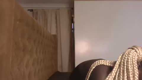 Snapshot of brown_sugar4 chatting on February 19, 11:28 am brown_sugar4 online show from February 19, 11:28 am