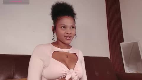 Snapshot of brownluxe chatting on January 15, 11:26 am brownluxe online show from January 15, 11:26 am