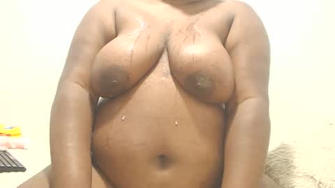 brownn_ebonnny online show from April 28, 2:27 am