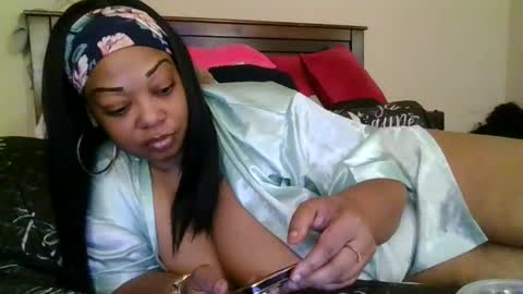 brownroundrenee online show from November 18, 11:25 am