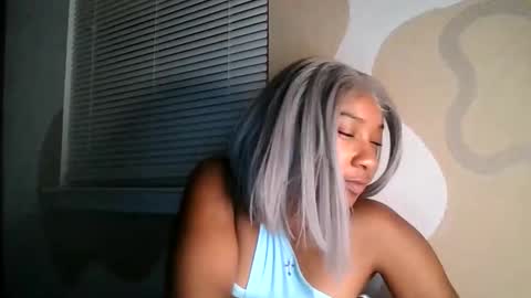 Brownsuagrcutie online show from May 25, 3:56 am