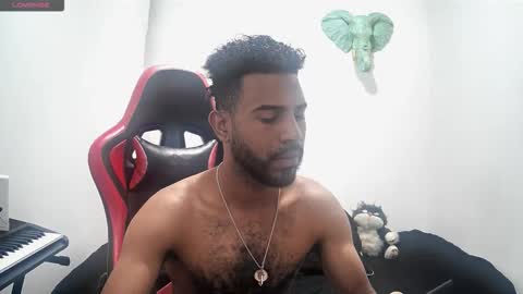 Snapshot of bruce_1111 chatting on November 23, 8:30 pm bruce_1111 online show from November 23, 8:30 pm