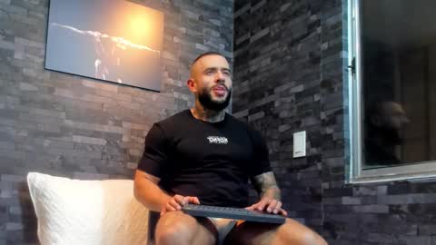 Snapshot of brucedallas chatting on October 12, 11:26 pm brucedallas online show from October 12, 11:26 pm