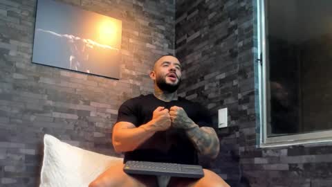 brucedallas online show from December 2, 12:05 am