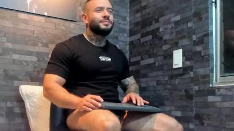 brucedallas online show from May 11, 2:39 am