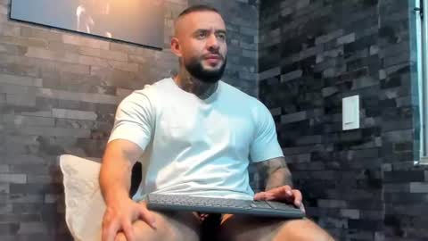 brucedallas online show from July 4, 4:07 am