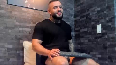 brucedallas online show from July 11, 5:32 am
