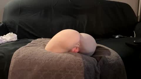 Instagram  bruce88x online show from February 20, 4:40 pm