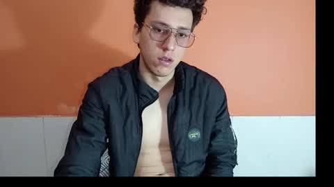 brucew37 online show from July 1, 3:45 pm