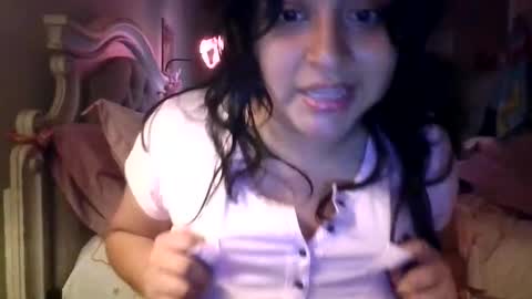 Snapshot of brujerita_dmota chatting on February 25, 4:33 am brujerita_dmota online show from February 25, 4:33 am