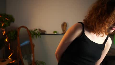 Tess online show from April 24, 2:41 pm
