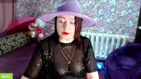 Snapshot of brunette7786 chatting on April 13, 8:14 pm Julia online show from April 13, 8:14 pm