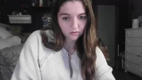 brunettebaby040 online show from November 10, 1:37 am