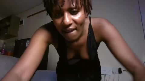 Snapshot of brunnette_blonde chatting on April 17, 3:26 pm everyday online show from April 17, 3:26 pm