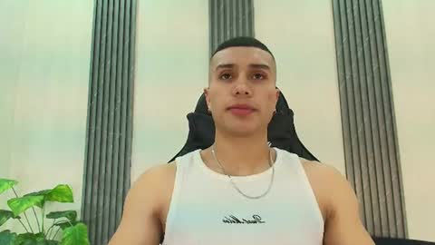 Snapshot of bruno_cavalli chatting on July 17, 5:40 pm BRUNNO online show from July 17, 5:40 pm