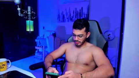 Snapshot of bruno_diaz31 chatting on April 26, 3:04 am Bruno online show from April 26, 3:04 am